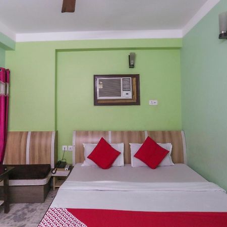 Oyo 60609 Hotel Tanushree Rampurhat Екстериор снимка