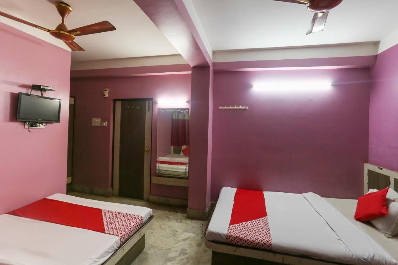 Oyo 60609 Hotel Tanushree Rampurhat Екстериор снимка