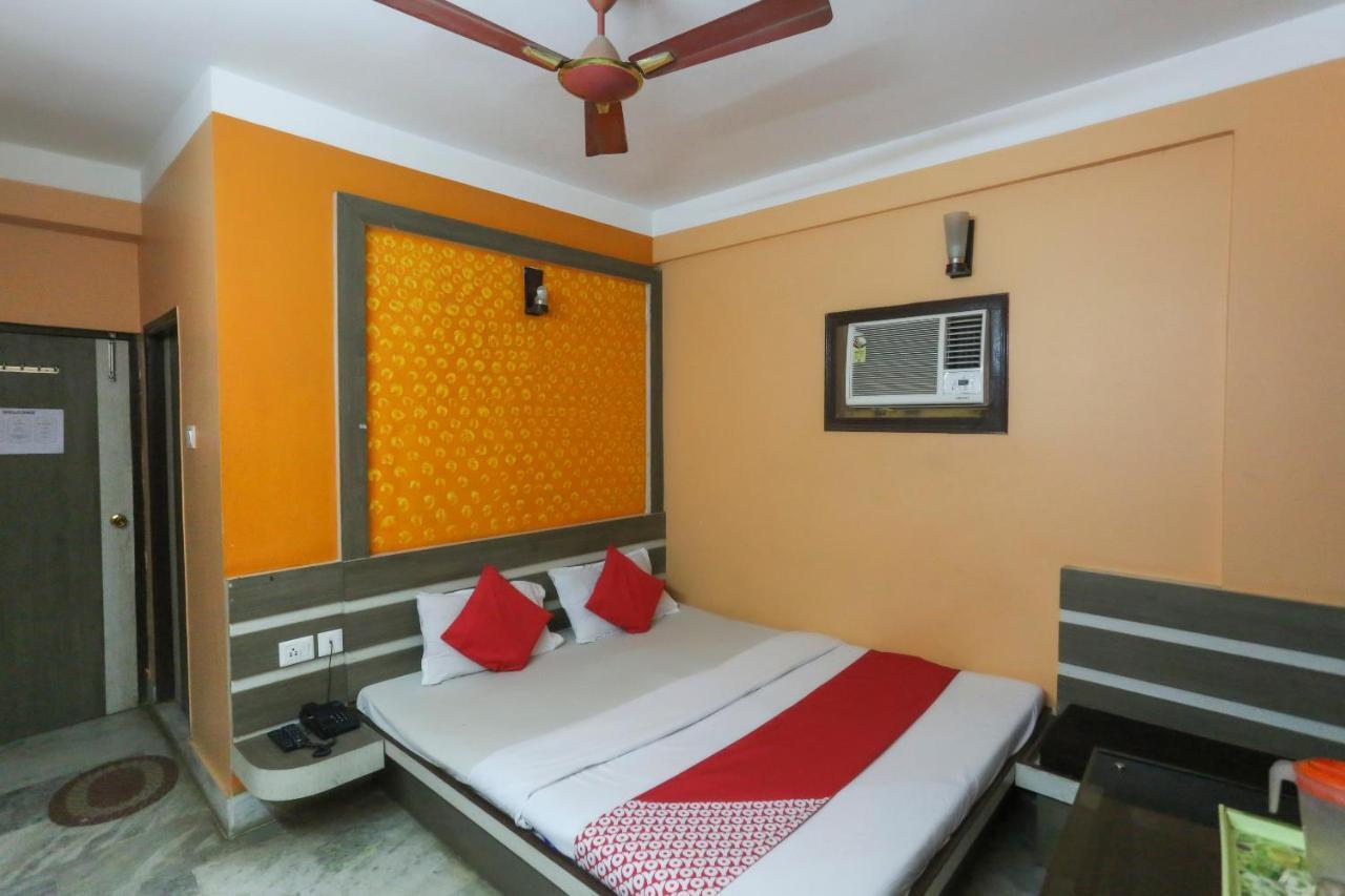 Oyo 60609 Hotel Tanushree Rampurhat Екстериор снимка