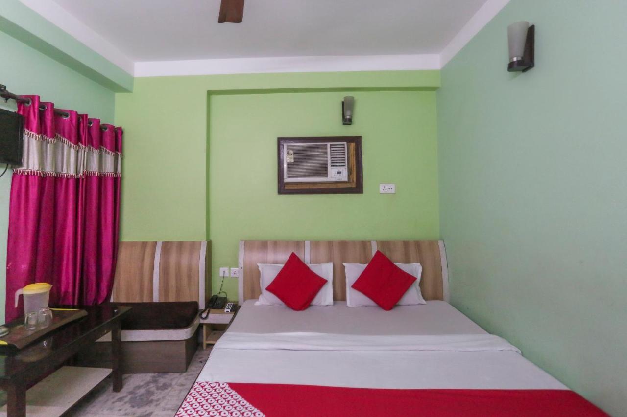 Oyo 60609 Hotel Tanushree Rampurhat Екстериор снимка