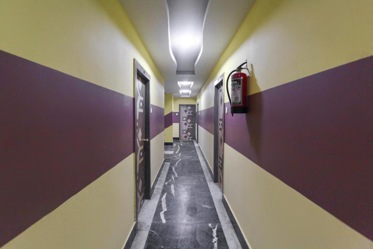 Oyo 60609 Hotel Tanushree Rampurhat Екстериор снимка