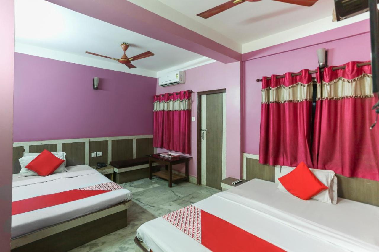 Oyo 60609 Hotel Tanushree Rampurhat Екстериор снимка