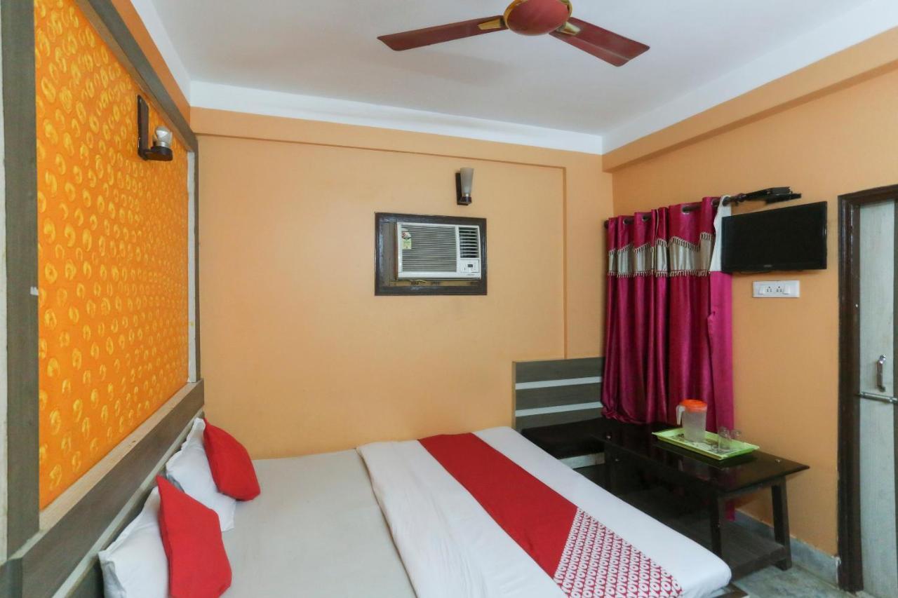 Oyo 60609 Hotel Tanushree Rampurhat Екстериор снимка