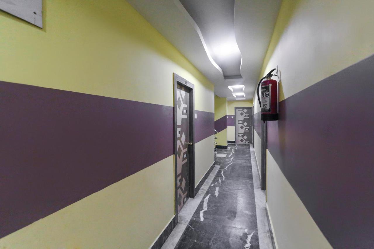 Oyo 60609 Hotel Tanushree Rampurhat Екстериор снимка