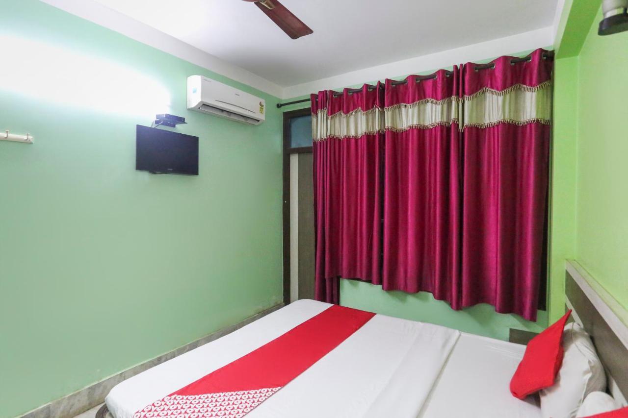 Oyo 60609 Hotel Tanushree Rampurhat Екстериор снимка