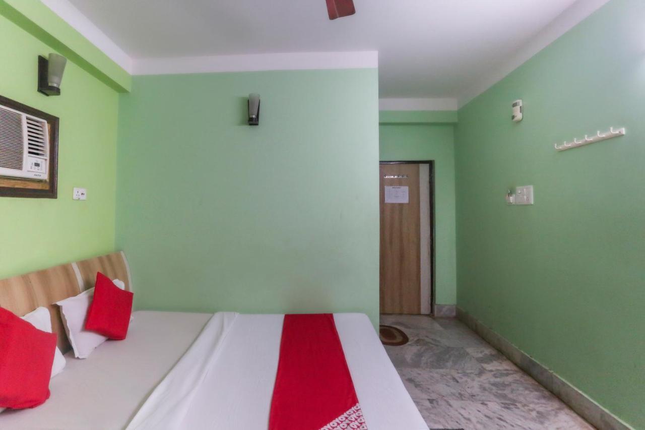Oyo 60609 Hotel Tanushree Rampurhat Екстериор снимка