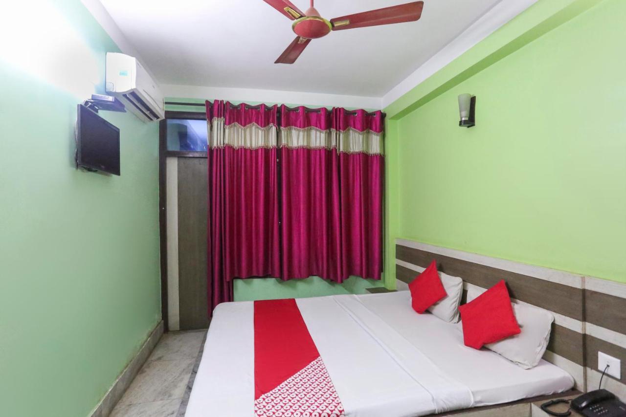 Oyo 60609 Hotel Tanushree Rampurhat Екстериор снимка